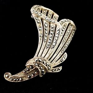 Vintage Brooch 925 Sterling Silver with Marcasite Gemstones  A0211 -Q6